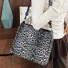 Fashion leopard print bag women's 2025 new winter large-capacity tote bag high-end versatile commuter shoulder bag