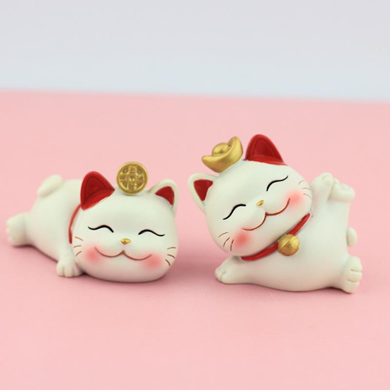Lucky Cat Resin Craft - Cute Desktop Ornament & Home Decoration