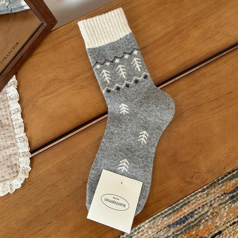 Fair Island wool tree socks women's retro medium tube Japanese autumn and winter cartoon animal stacking socks