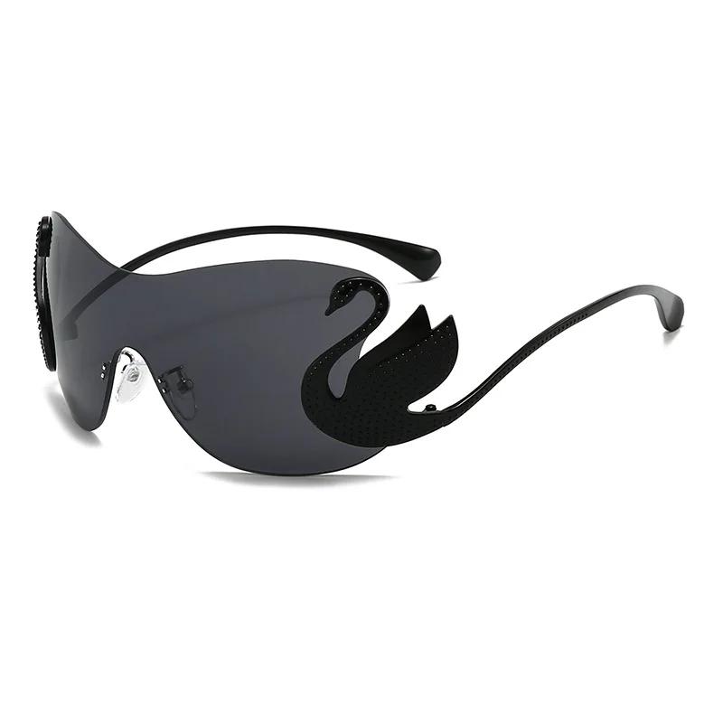 

Trendy Women S Oversized Rimless Sunglasses Vintage Personality Metal Shades Glasses One Piece Gradient Lens Travel Eyewear