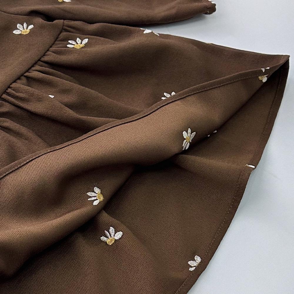 Baby Mädchen Kleid mit floraler Stickerei, Umlegekragen, langen Ärmeln, Frühling/Herbst-Stil