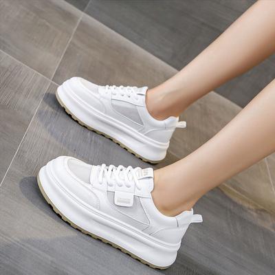 Été Maille Respirante Cuir Chaussures Blanches à Semelles Épaisses pour Femmes Nouvelles Polyvalentes Rehaussantes Chaussures de Sport Décontractées