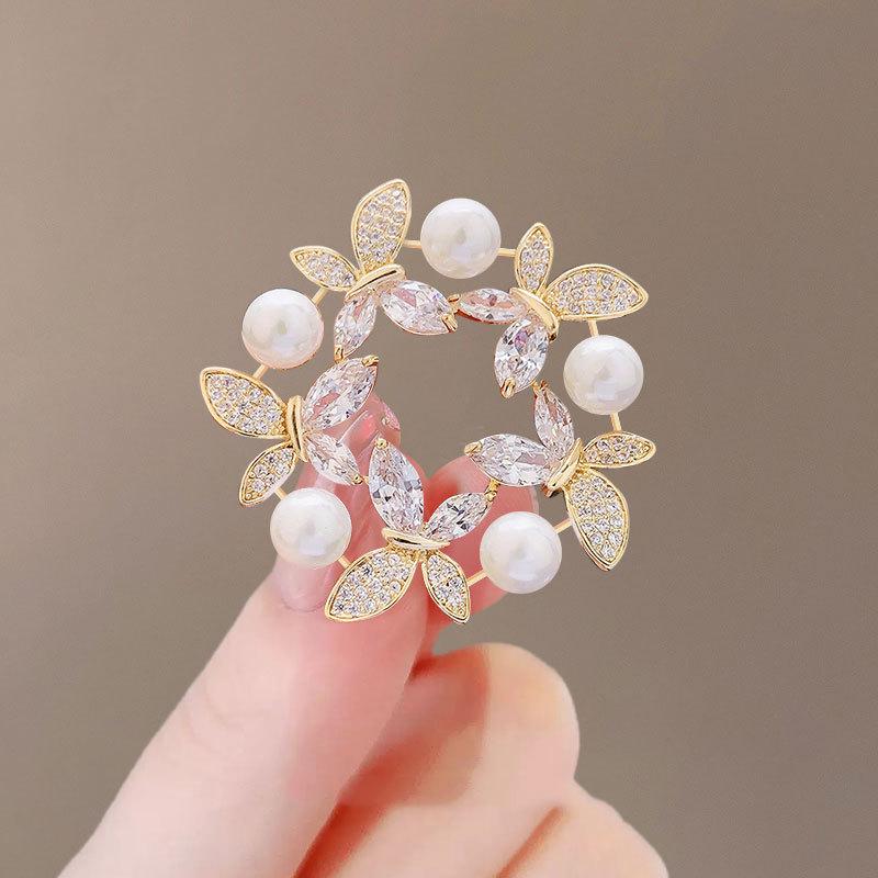 

Корейская элегантная цветочная брошь с животным: Высококлассная женская брошь-булавка для воротника пальто или костюма