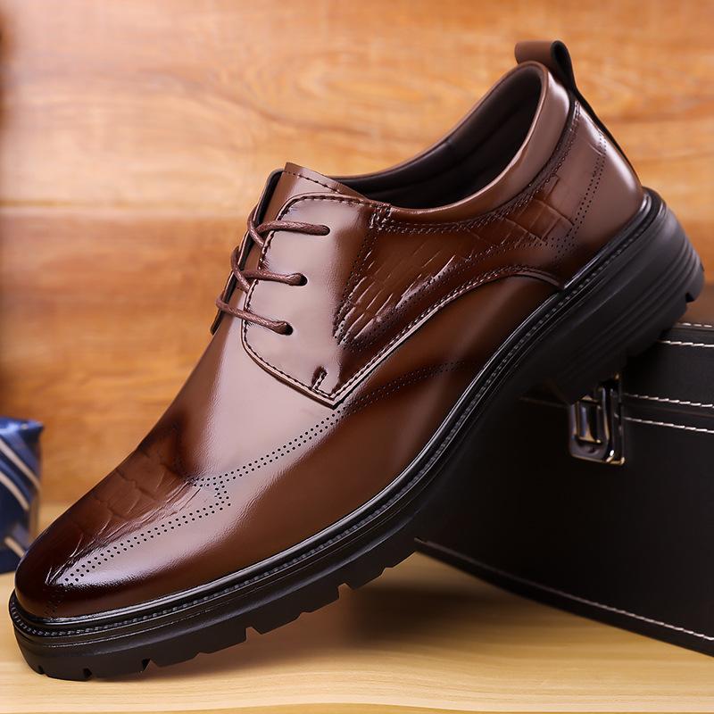 

2025 new British style lace-up Brock carved leather shoes men s business dress derby shoes pointed casual shoes 44