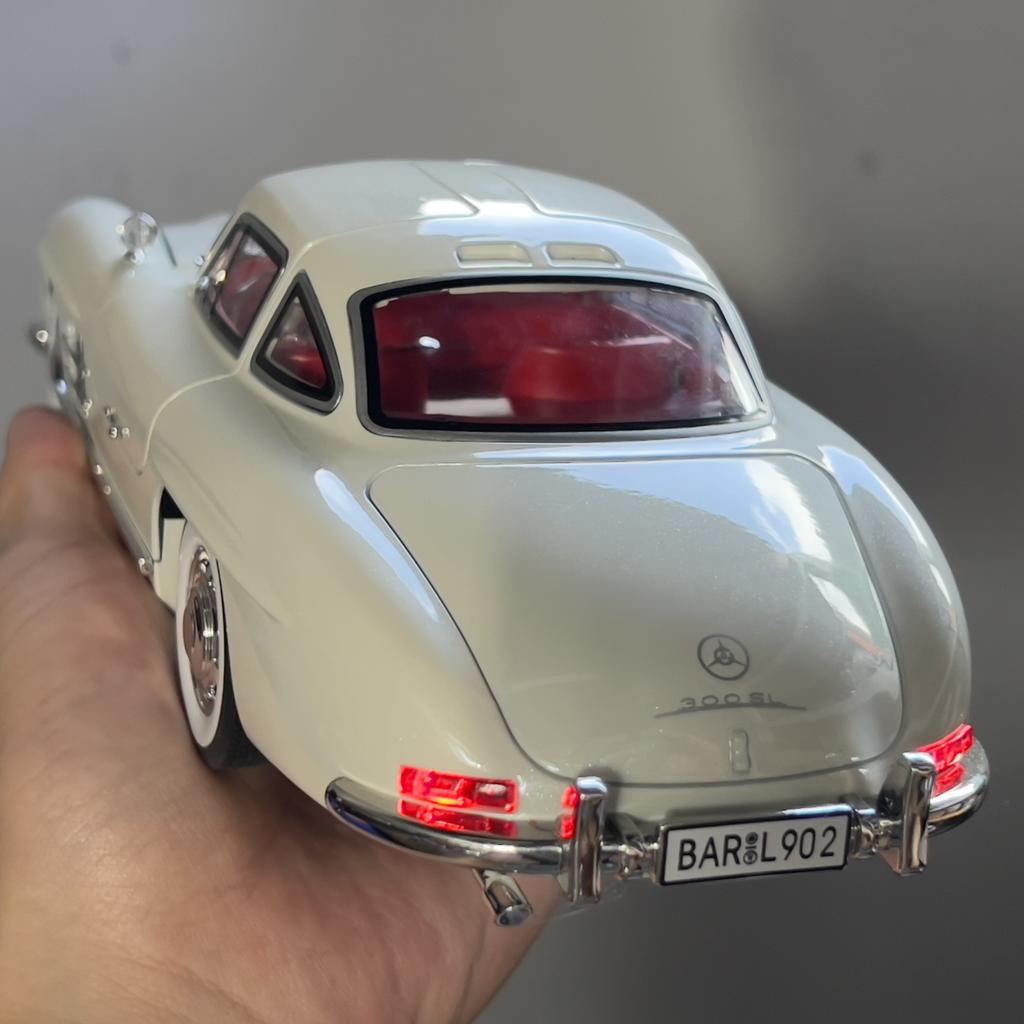 1:18 Mercedes Benz 300SL Classic Sports Vehicle Alloy Car Model Diecast Toy With Sound And Light Vehicle Decoration For Kid Gift