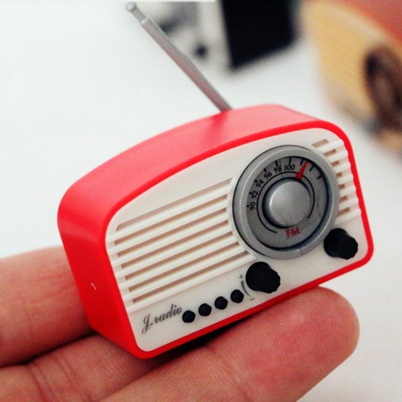 1:12 miniaturních simulací staromódního retro rádia, modelů magnetofonů, nábytku X3UC