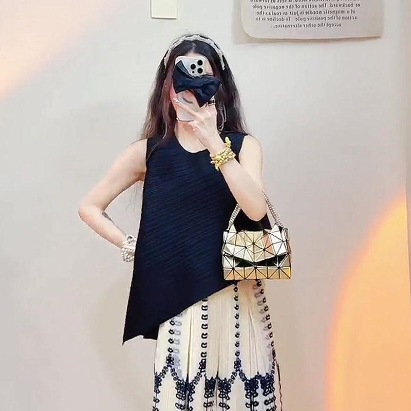 

Korean Style Sleeveless Black Top & Wide-Leg Pants Pleated Set One Size (suitable for 45-80 kg)