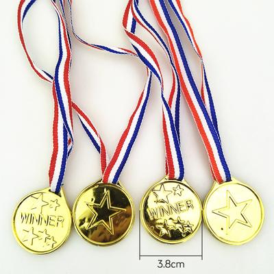 Lot de 10 médailles d'or en plastique pour enfants, prix de sport, jouets pour fête d'anniversaire, remplissage de piñata
