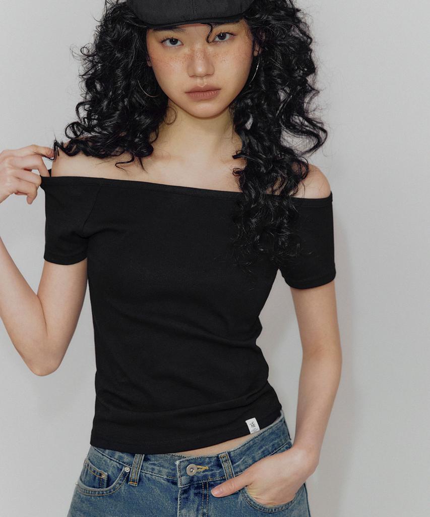 Teuwi Velbo Basic Off-Shoulder Short Sleeve T-Shirt