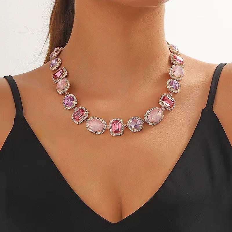 Exaggerated Colored Sugar Necklace for Women, Fashionable and Elegant, Simple Collarbone Chain, Beautiful Holiday Gift