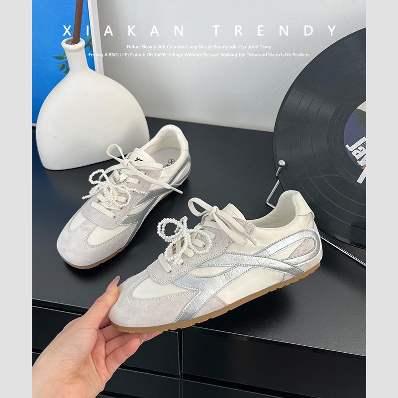 2025 Spring New Youth Sweet Moral Training Shoes Women's Flat Casual Campus Board Shoes Versatile Little White Shoes Forrest Gump Women