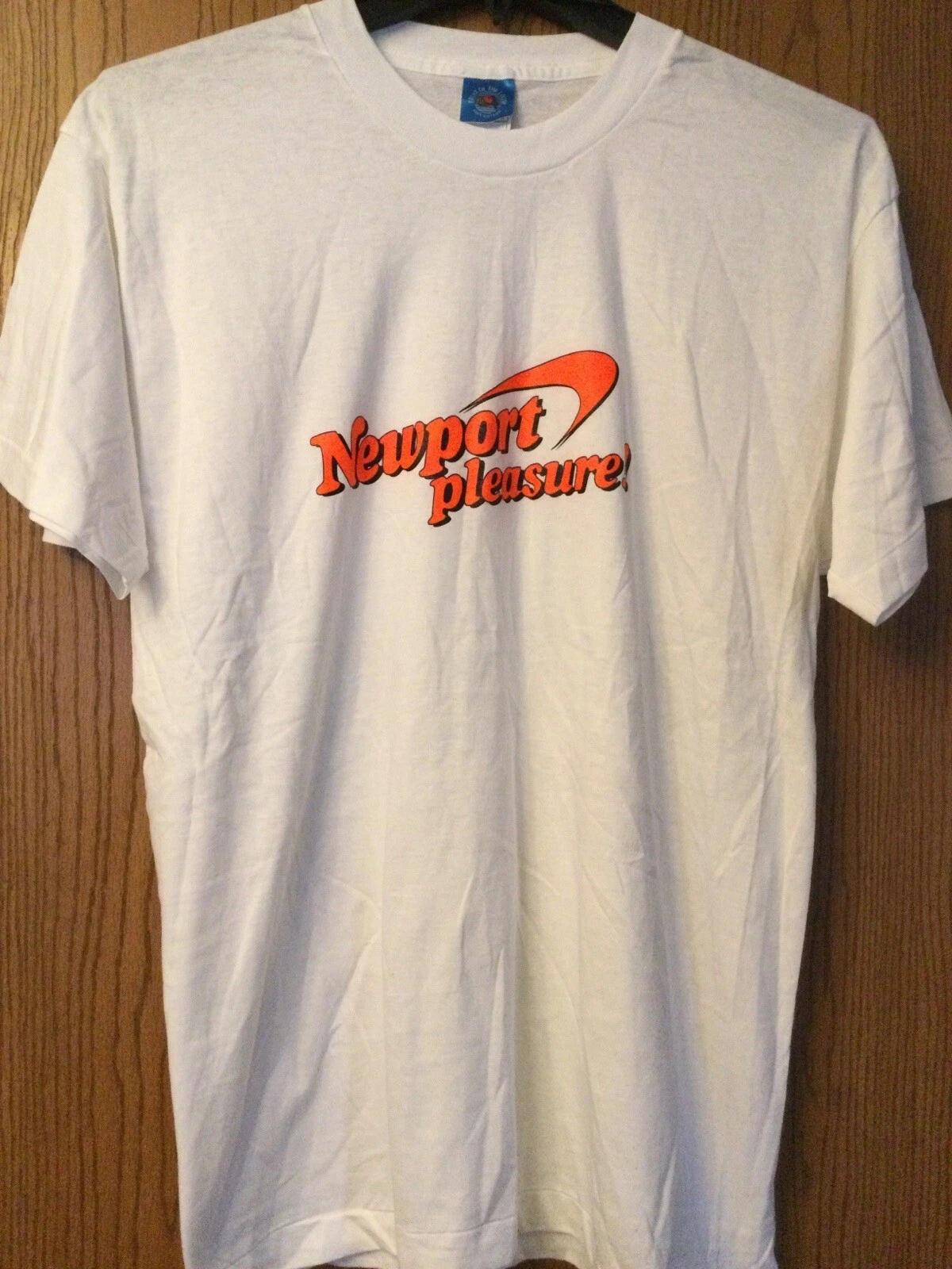 Newport Pleasure - White Shirt - L - Fruit Of The Loom 2XL