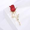 Broche et épingle Rose Rouge Premium avec Accent Floral Bleu pour Manteaux et Robes