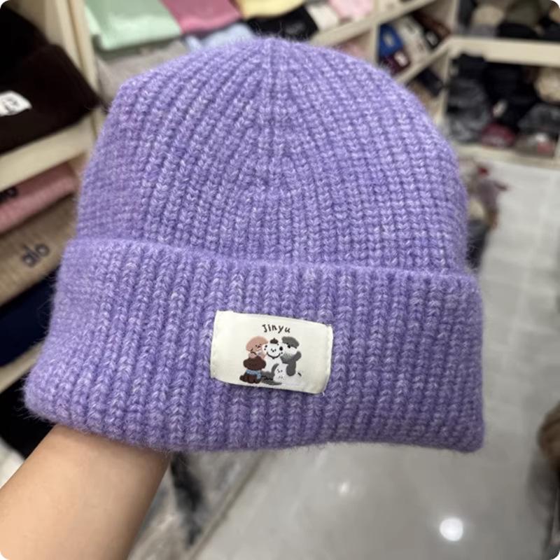 Versatile niche cartoon sticker showing thin wool hat for women, warm in autumn and winter, age reduction, small face, personalized knitted hat head
