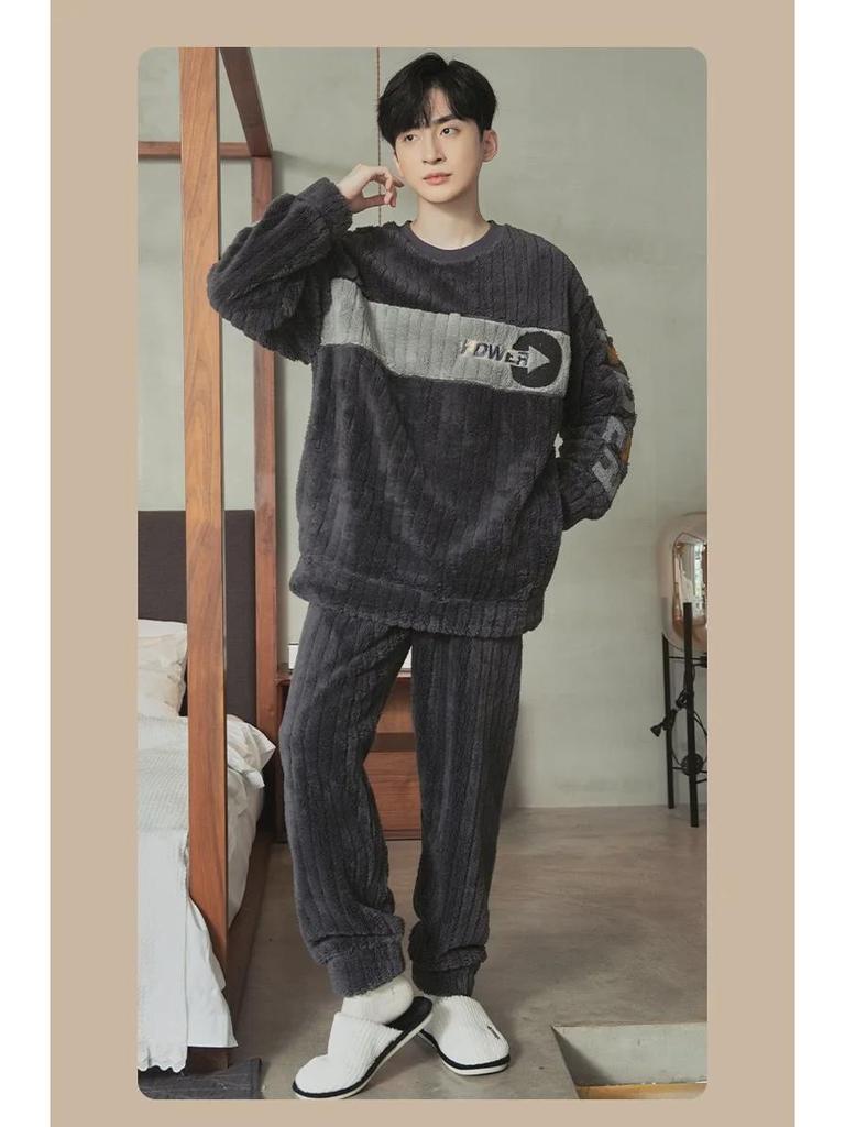 2024 Men's Winter Coral Fleece Pajamas: Thick, Long-Sleeve Flannel Home Suit