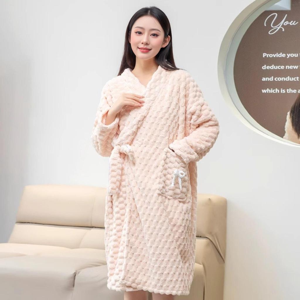 Women's Thickened A-Line Hooded Bathrobe: Pure Cotton, Absorbent & Quick-Drying, Perfect for Autumn/Winter Warmth After Bathing.