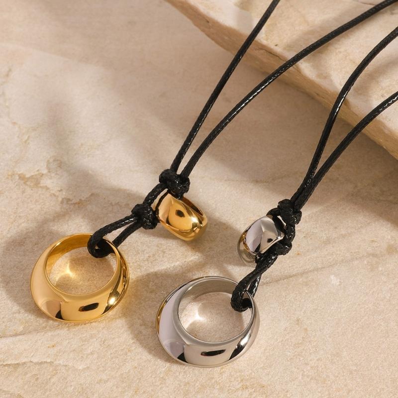 High Quality Alloy Circle Necklace Beautiful Hollow Circle Necklace Unique Neck Chain Enhancing Everyday Elegances