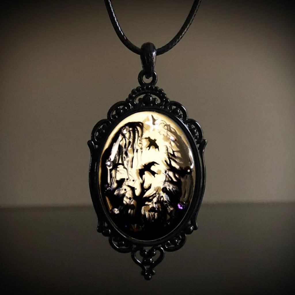 Gothic Raven Forest Pendant Necklace With Alloy Material For Fashionistas