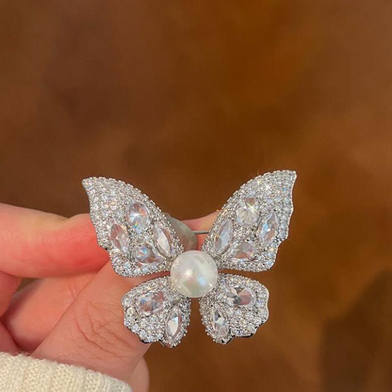 

Роскошная брошь-бабочка с жемчугом для женщин - элегантный аксессуар для костюмов и пальто на осень/зиму