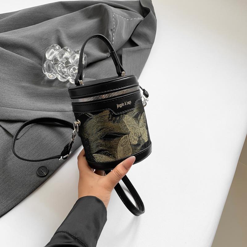 

Модная повседневная сумка-ведро 2024 года, новый летний тренд, модная сумка-мессенджер, женская простая повседневная сумка через плечо