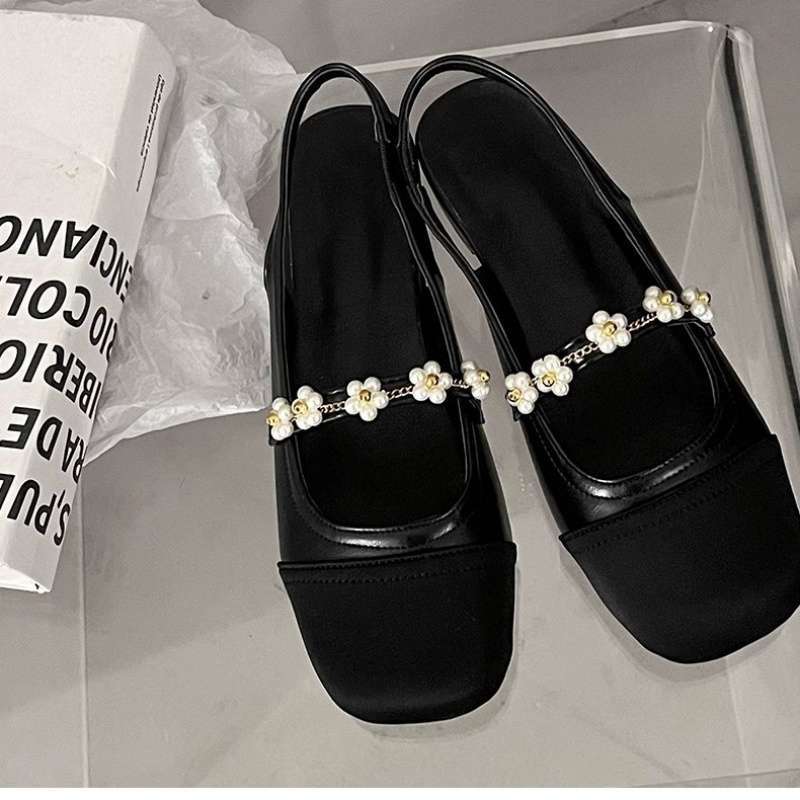 

White retro French Mary Jane shoes 2025 new summer versatile pearl fairy flat-bottomed bag head sandals foreign style 35 чёрный