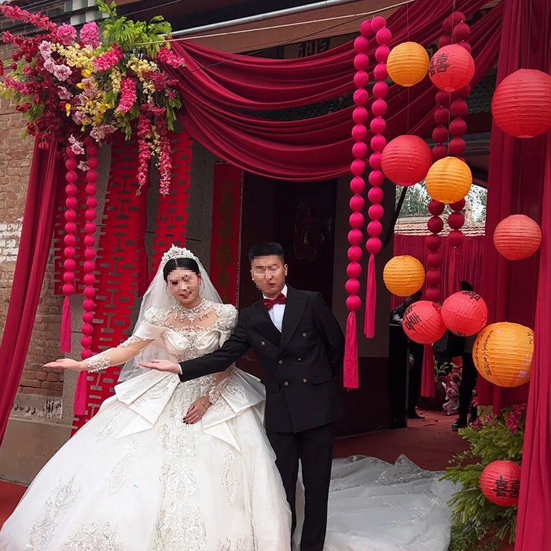Double Happiness Wedding Lantern and Yard Drapery Decoration