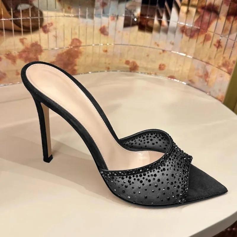 Franske Kvinners Sommer Utendørs Bruk Slides 2025 Nye Høyhælte Stiletter Spisse Tær Åpen Tå Tøfler