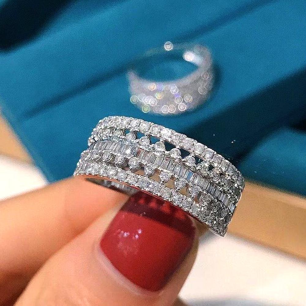 Exquisite Women's Copper-Plated White Gold Openwork Ring