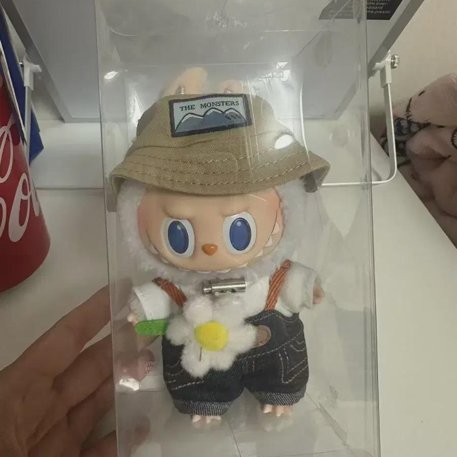 

Лабубу цветет весной