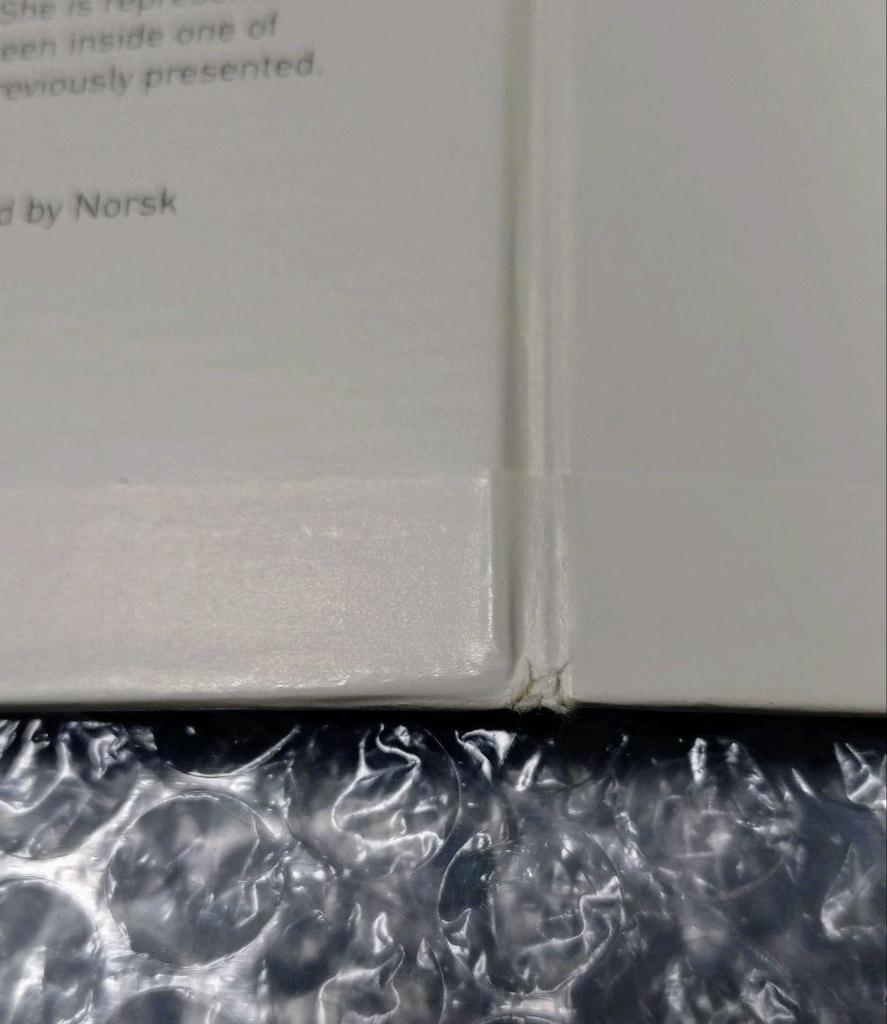 [USED] Happy End of the World Una Hunderi Collection