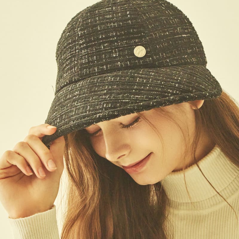 

Charmy Tweety black-hat black