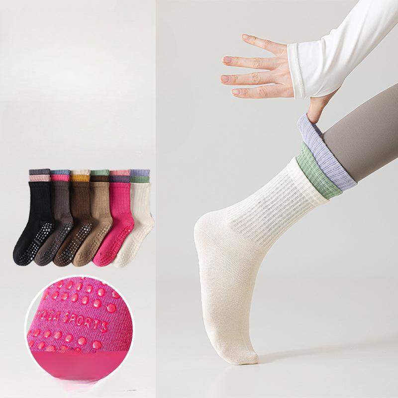 Women's Spring and Autumn Trend Yoga Running Coloupe Breathable Sweat Absorbing Exercise Tube Socks