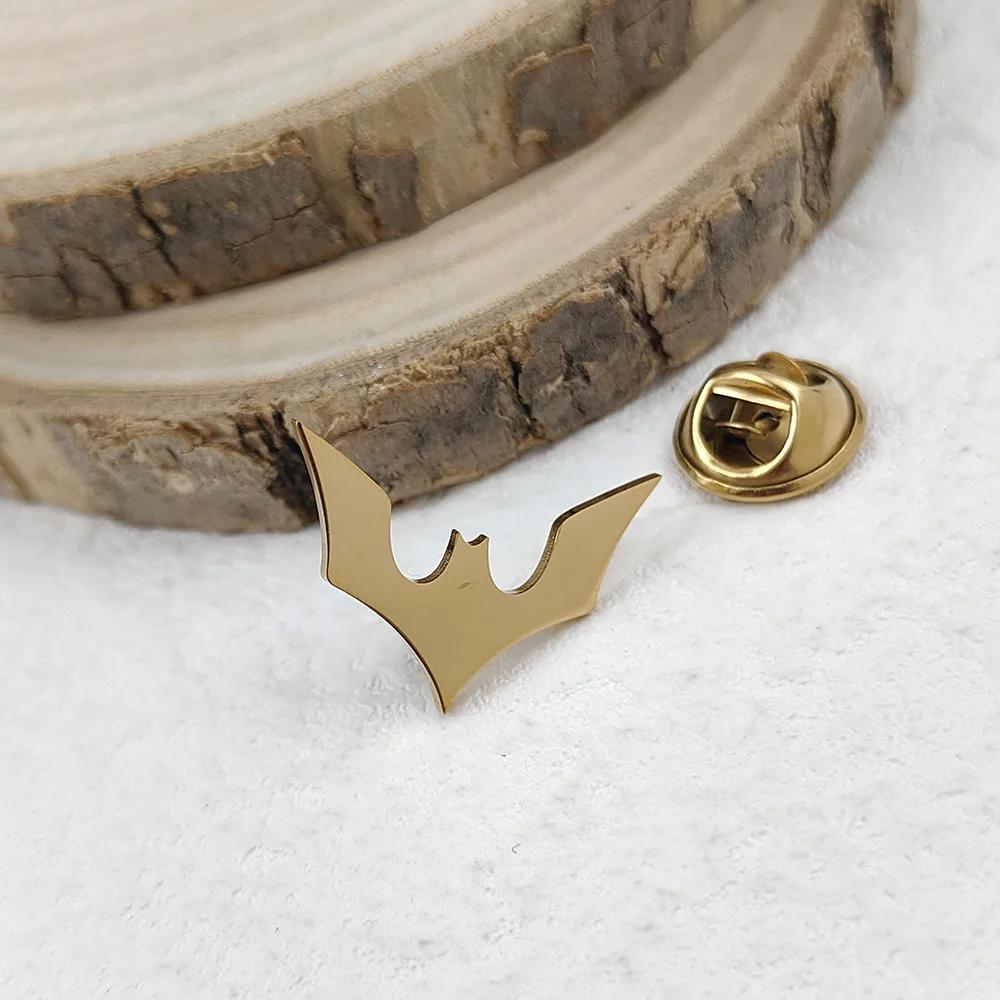 

Stainless steel Bat Brooches for Men Hip Hop Style Halloween Jewelry Accessory metal pins festival Gifts for Boyfriend