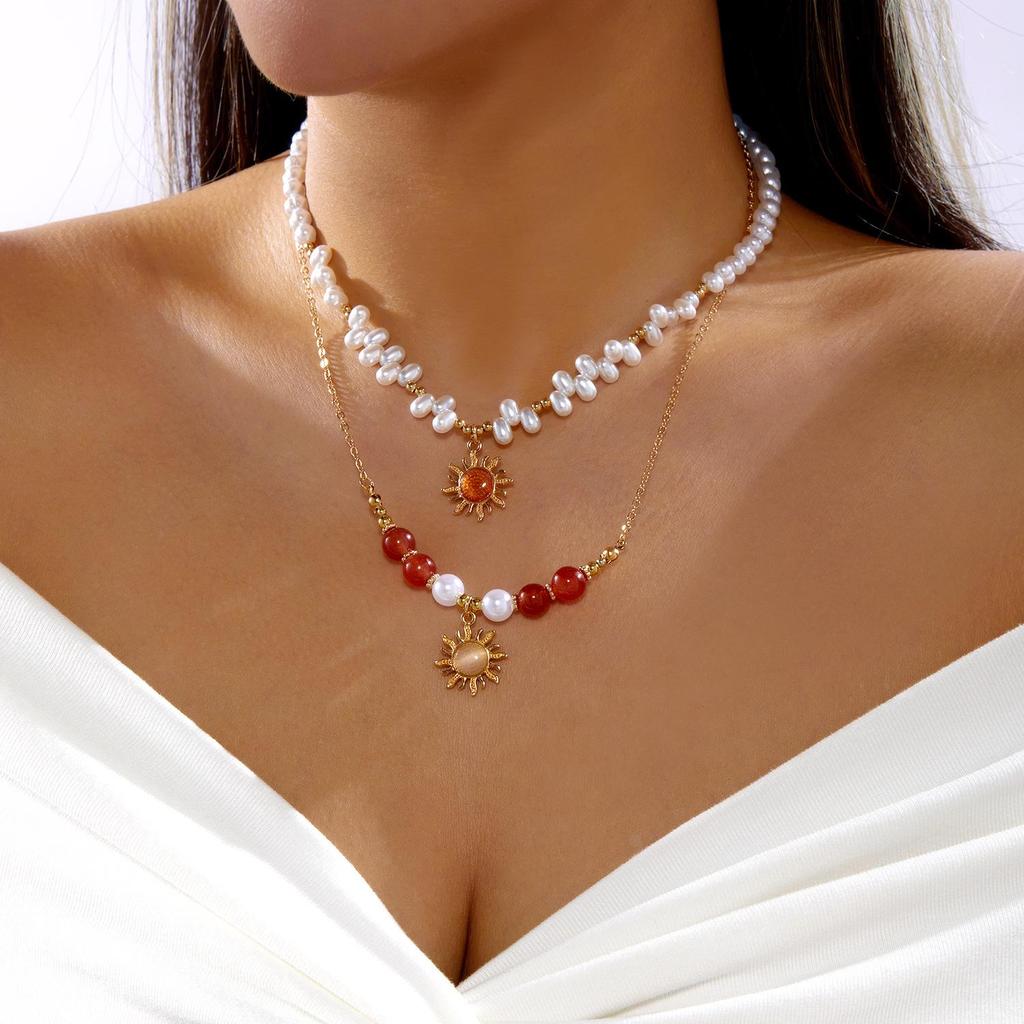 Collana di Perle Barocche Europee e Americane 2026 Inizio Primavera con Ciondoli Stella Marina e Fragola