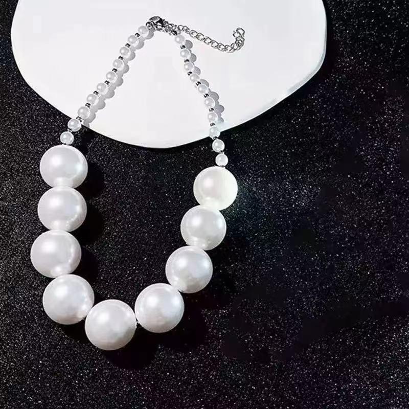 Funkelnde Diamant Schmetterling Perlenkette für Damen - Retro Süß Cool Leichter Luxus Schlüsselbeinkette