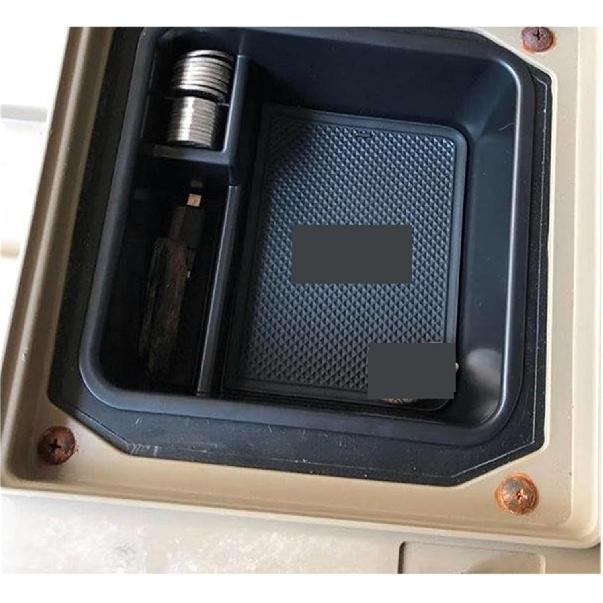 

Central Armrest Console Tray Organizer Storage Box Fit for Nissan Patrol Armada Y61 VTC Accessories Center Console Tray