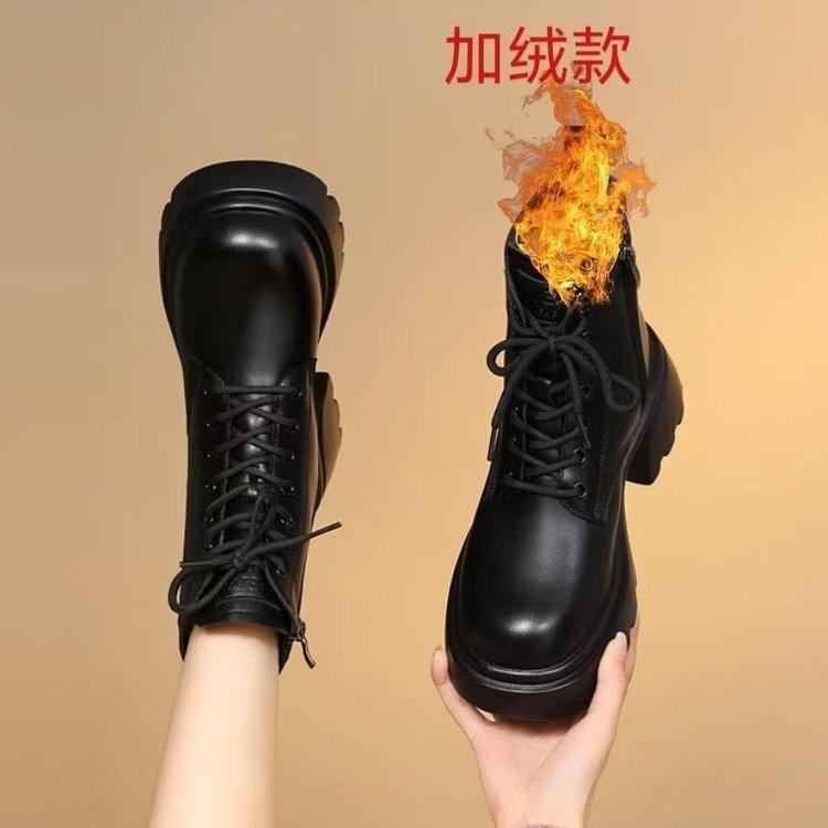 Neue Plattform-British-Kurzstiefel, kleine höhenverstellende Stiefel für Herbst und Winter, aufgeschichtete und verdickte Martin-Stiefel.