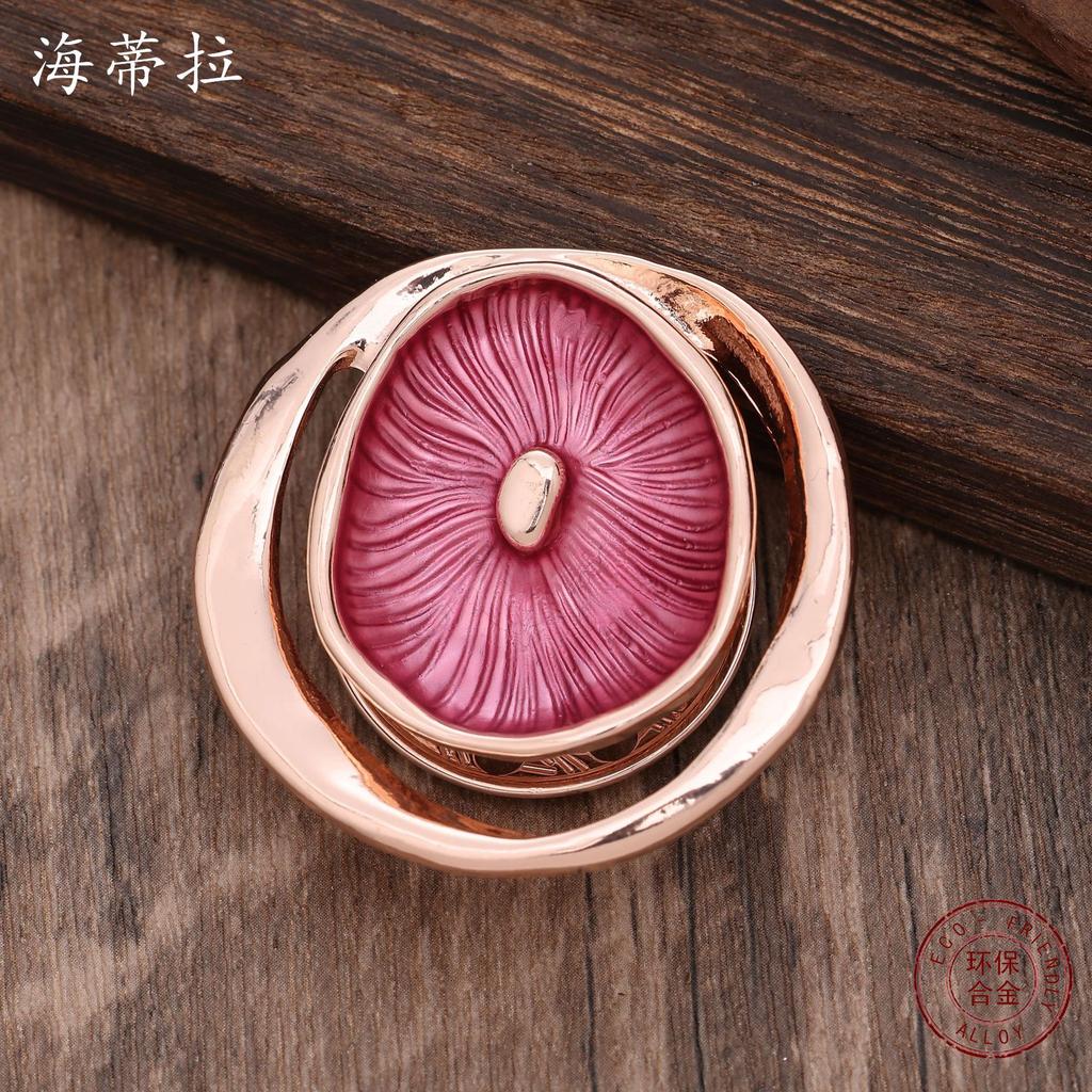 New round hollow enamel color lotus leaf magnetic suction brooch, high-end brooch for women out of the street party
