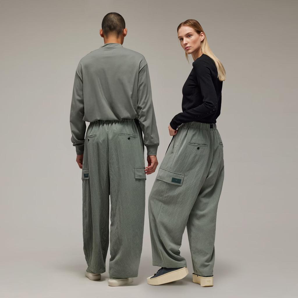 adidas Weite Cargohose Unisex Hose Grau Stein-Grün IP7931