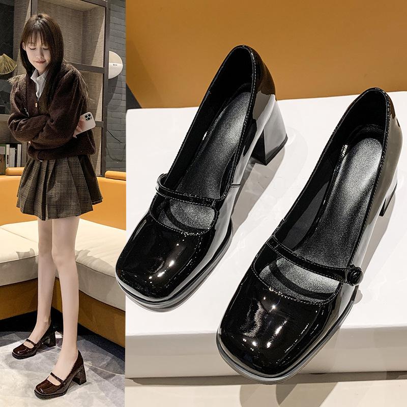 2025 summer new small leather shoes Hepburn style high heels Mary Jane shoes square head French Japanese jk thick heel single shoes