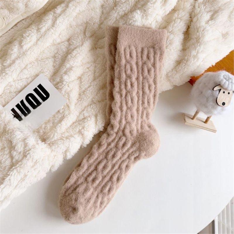 Autumn and Winter Fleece Socks, Women's Mid-calf Socks, Warm Fleece Thickened Warm Sleeping Socks, Floor Cold-proof Postpartum Socks, Thick
