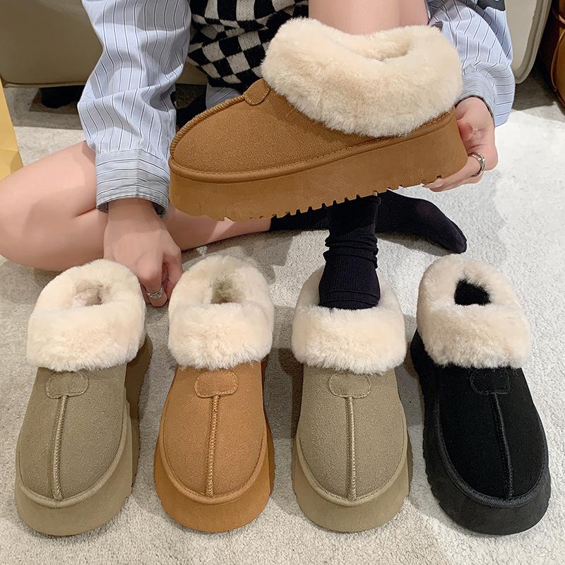 Winter Thick-soled Snow Boots Women's 2025 New Piled and Thickened Northeast Large Cotton Shoes with One Foot On the Bread Fluff Shoes
