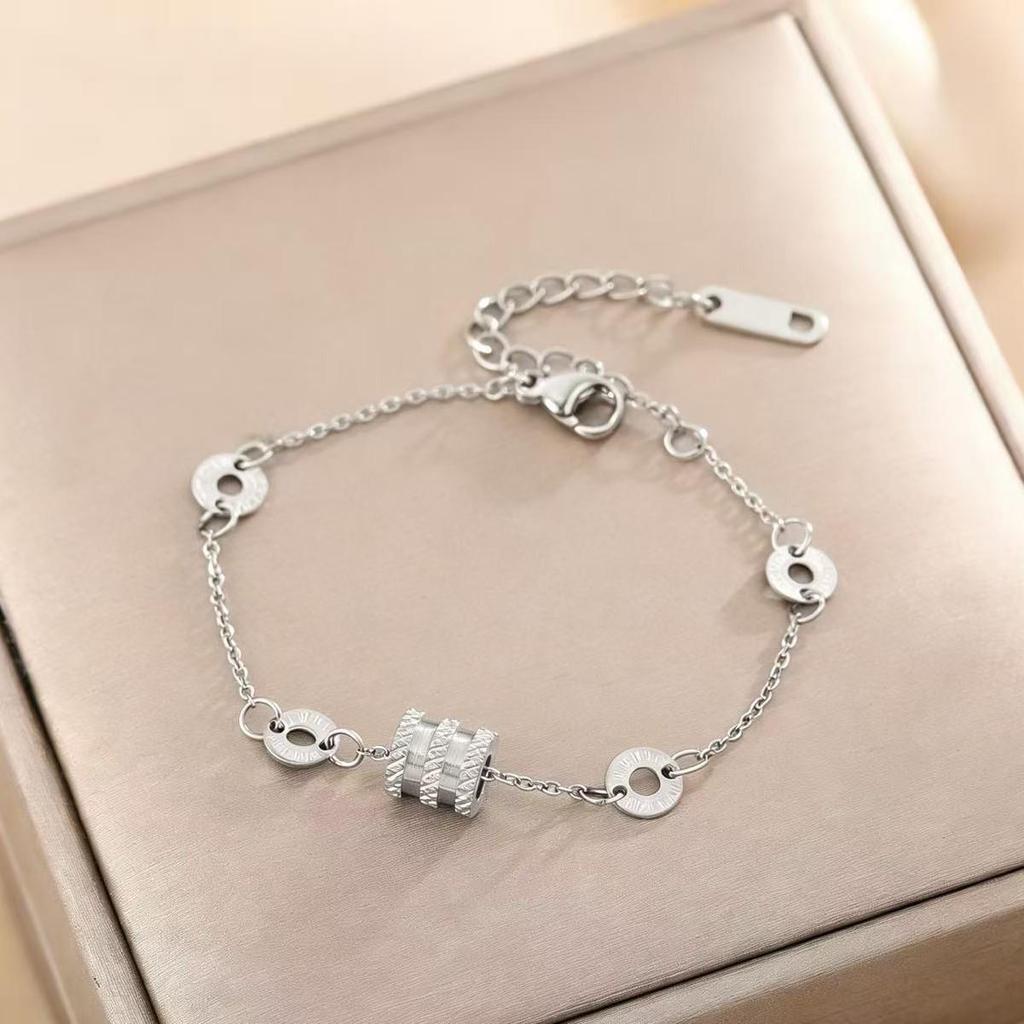 Brățară de Lux în Stil Coreean din Oțel Titanic, cu Trifoi cu Patru Frunze și Diamante Încrustate, pentru Femei - Rezistentă la Decolorare