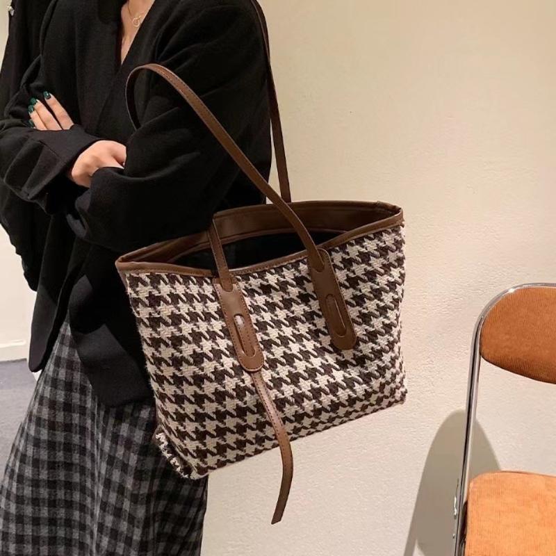 Fashion High Quality Tote Bags for Women New Luxury Printed Shoulder Bags Simple Large Capacity Handbags Classic Commuter Bags