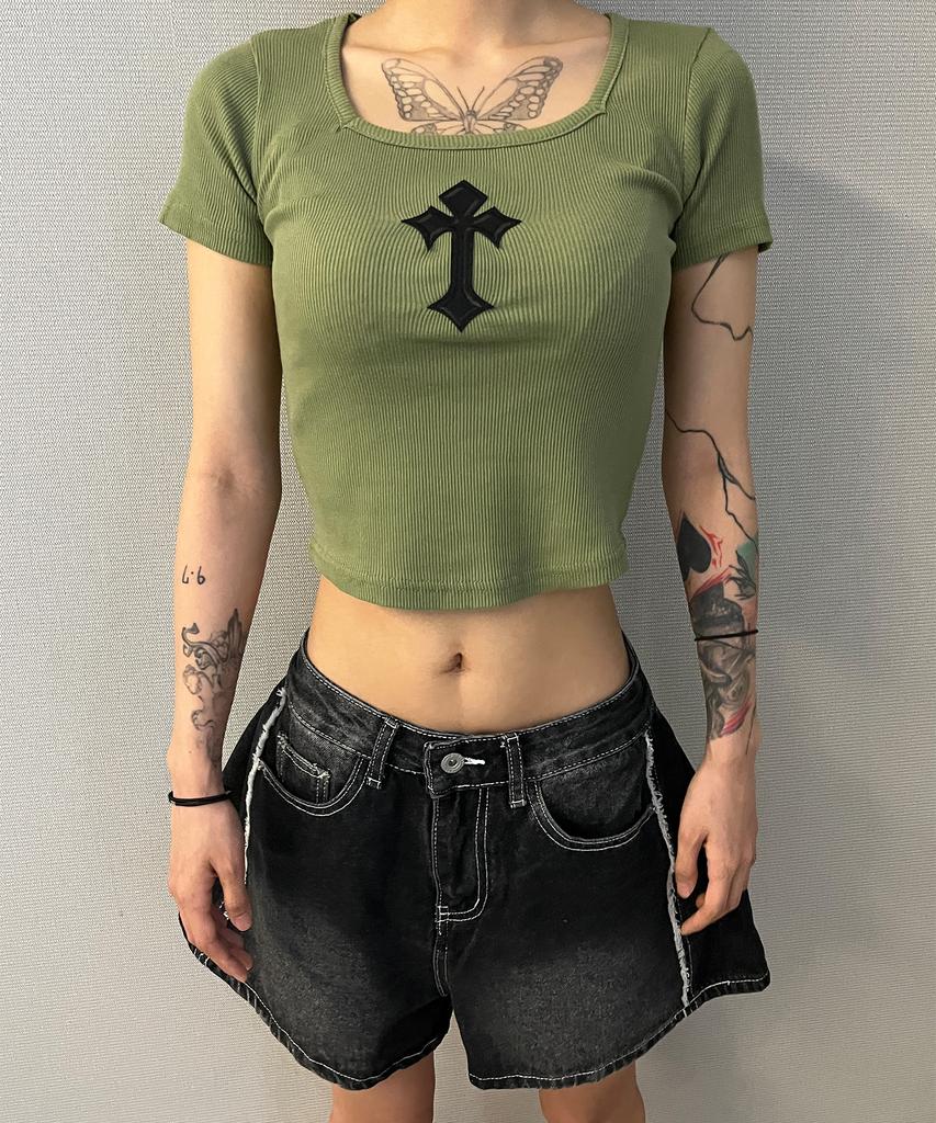 Bonseullipi Cross Square Neck T-Shirt (Green)