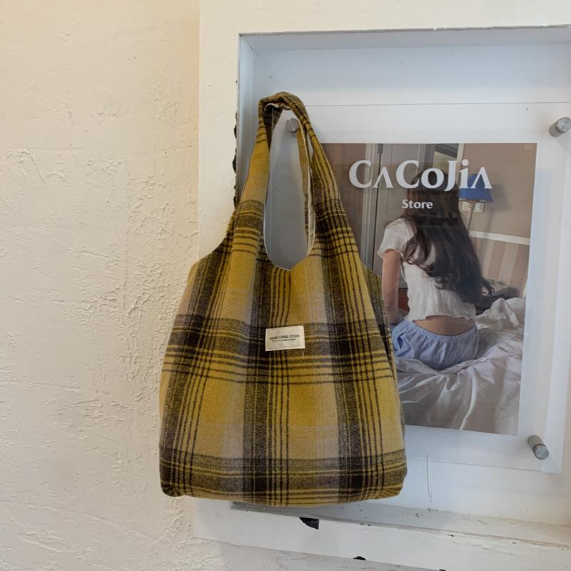 Casual large-capacity canvas bag women's 2025 new lightweight and versatile commuter shoulder underarm bag fashionable tote bag