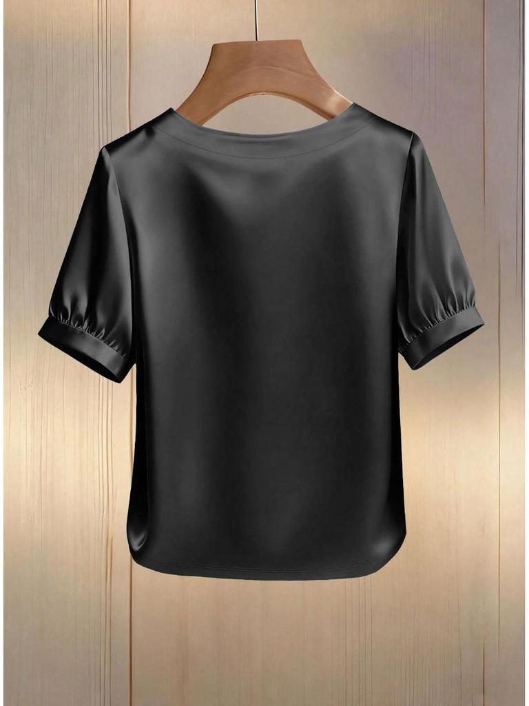 Women's Stylish Pearl Collar Satin T-Shirt: Short-Sleeve, Round Neck, Summer Fashion.