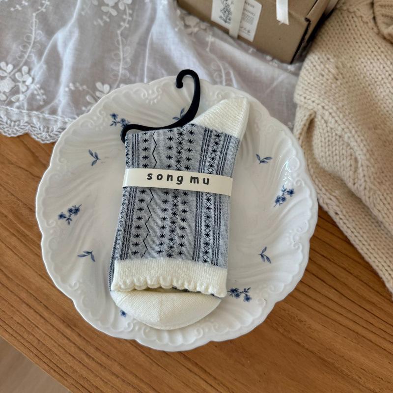 

Женская осенне-зимняя мода Новые носки-гольфы с бантом из трубчатого ворса 1 pair