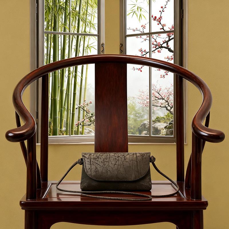 Xiangyunsha Crossbody Bag: New Chinese Style Mulberry Silk and Song Brocade Phone and Shoulder Bag