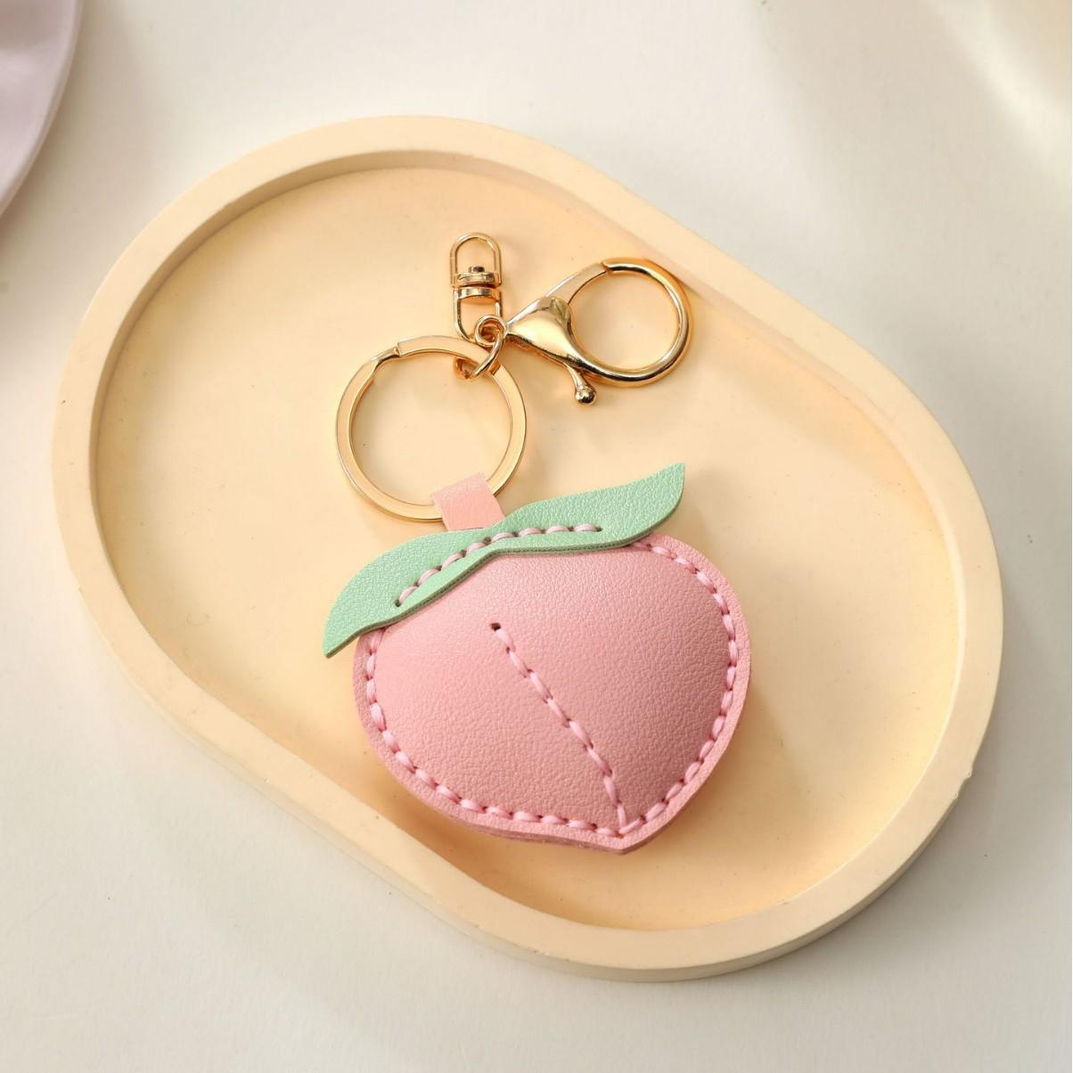 

Handcrafted DIY Fruit Keychain: Cute Apple & Pear Bag Charm - Perfect Holiday Gift